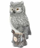 Dierenbeeld tuinbeeld grijze bosuil met led lichtjes 53 cm